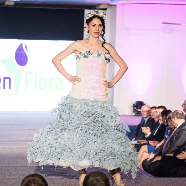 Květinové šaty a doplňky od Carmen Flora